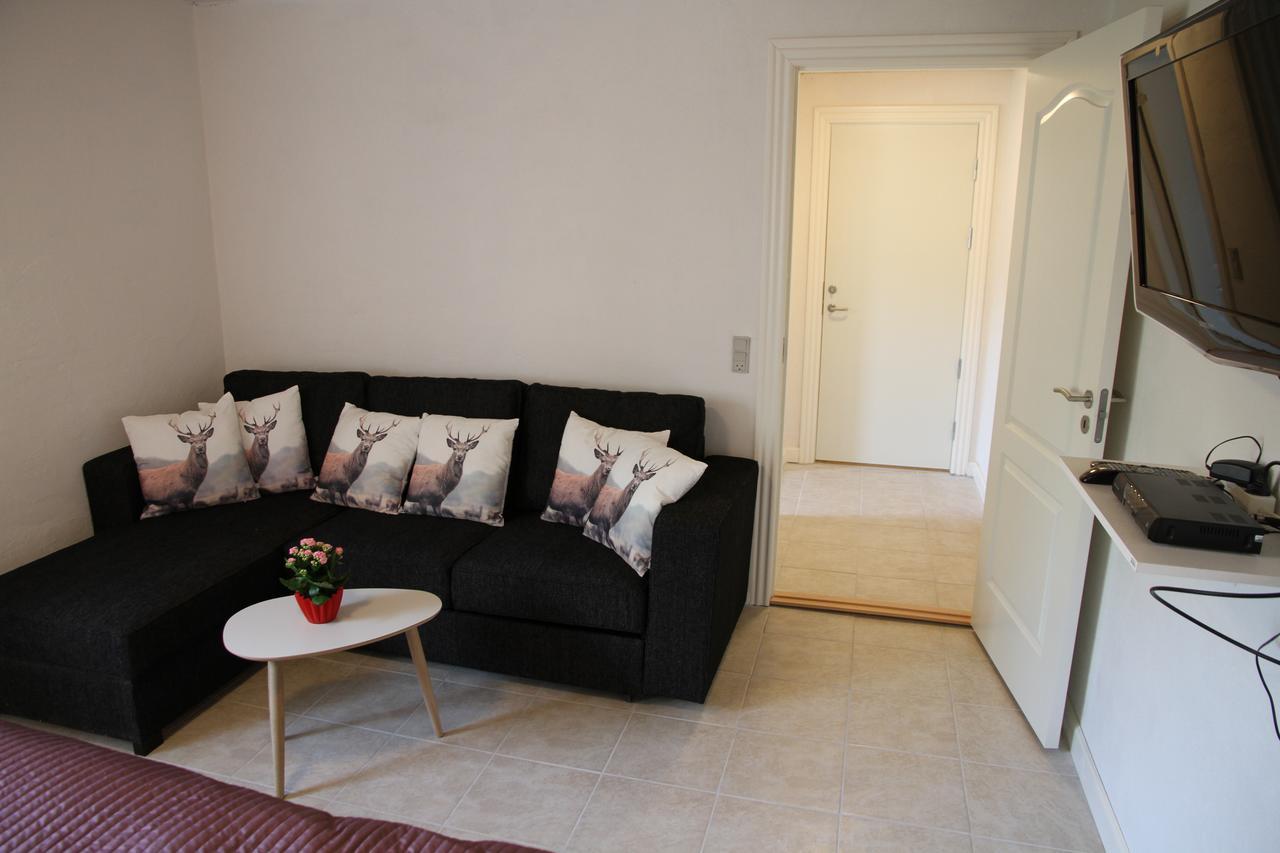 Hukaergaard Bed & Breakfast Ostbirk Экстерьер фото